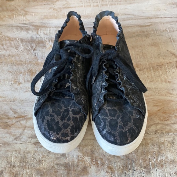 Kate Spade Lynn Metallic Leopard Sneaker {Blk/Gry} - Picture 2 of 8